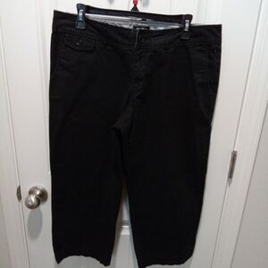 Eddie Bauer Vashon Fit Black Chino Style Capri Pants Size 12
